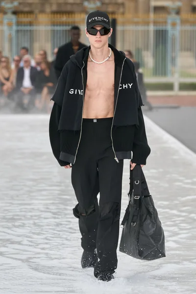 Look 45